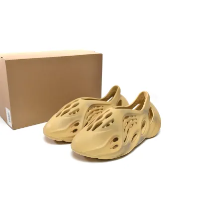 adidas Yeezy Foam Runner Desert Sand GV6843 02