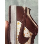 Supreme x Nike SB Dunk Low "Brown Stars” DH3228-103