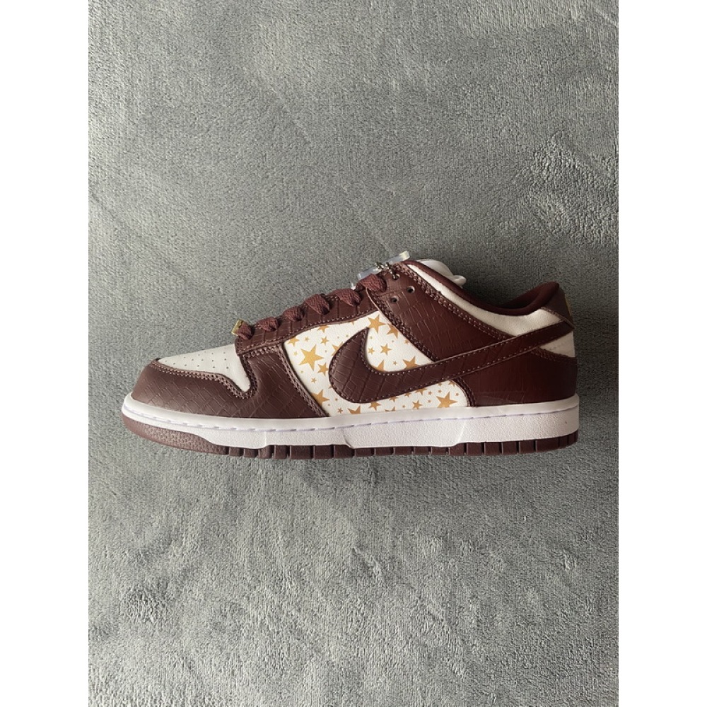 Supreme x Nike SB Dunk Low "Brown Stars” DH3228-103