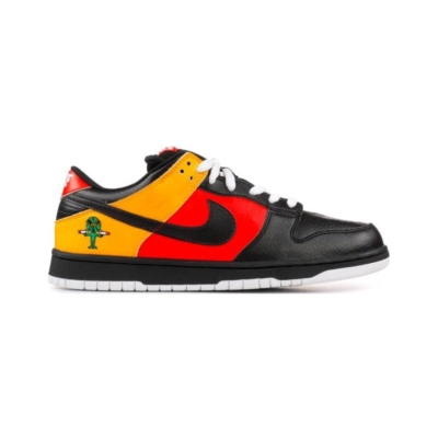 Dunk Low Pro SB 'Raygun'  304292-803  02