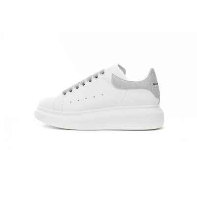 Alexander McQueen Sneaker Loose Drilling 01