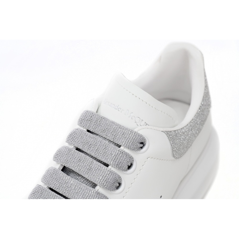 Alexander McQueen Sneaker Loose Drilling