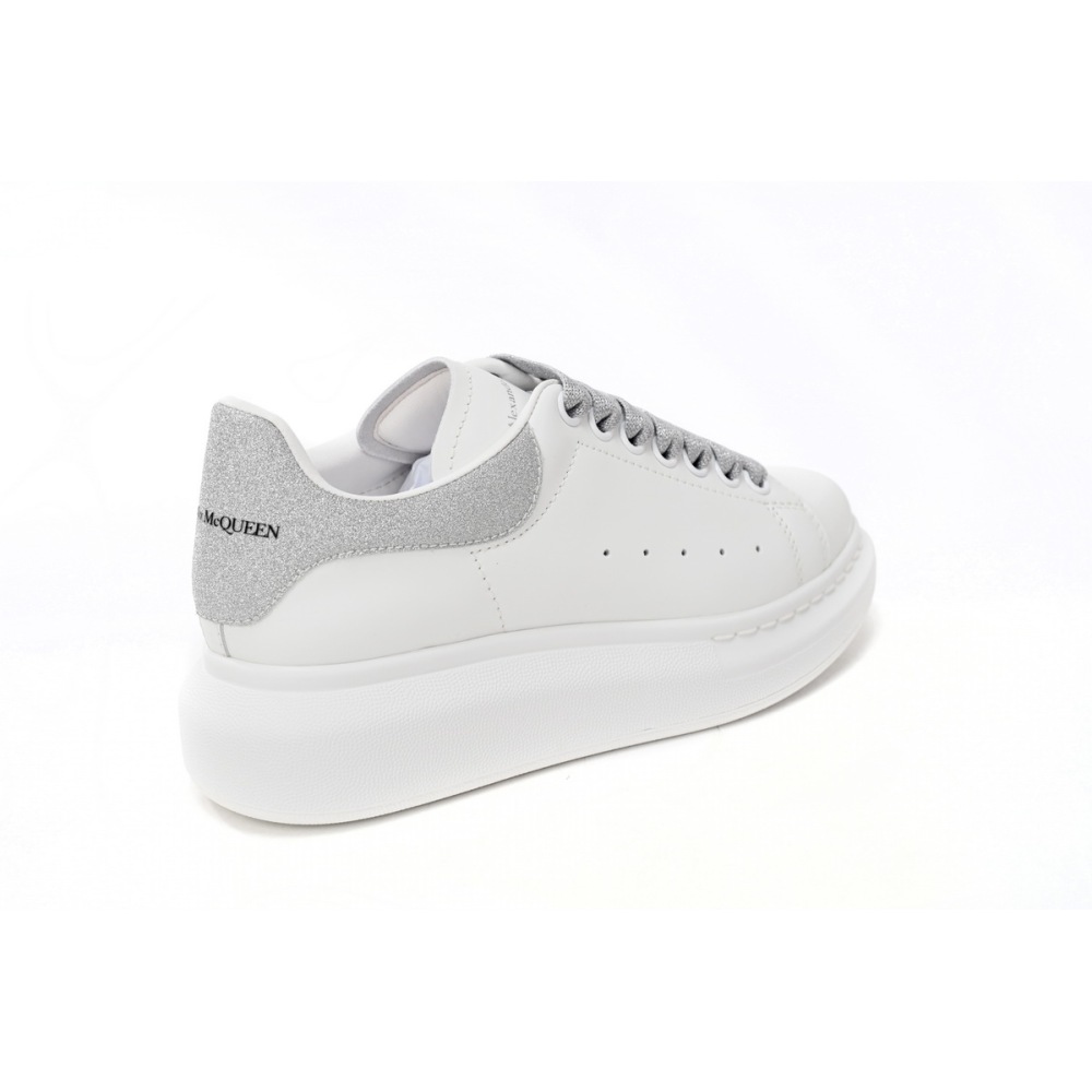 Alexander McQueen Sneaker Loose Drilling
