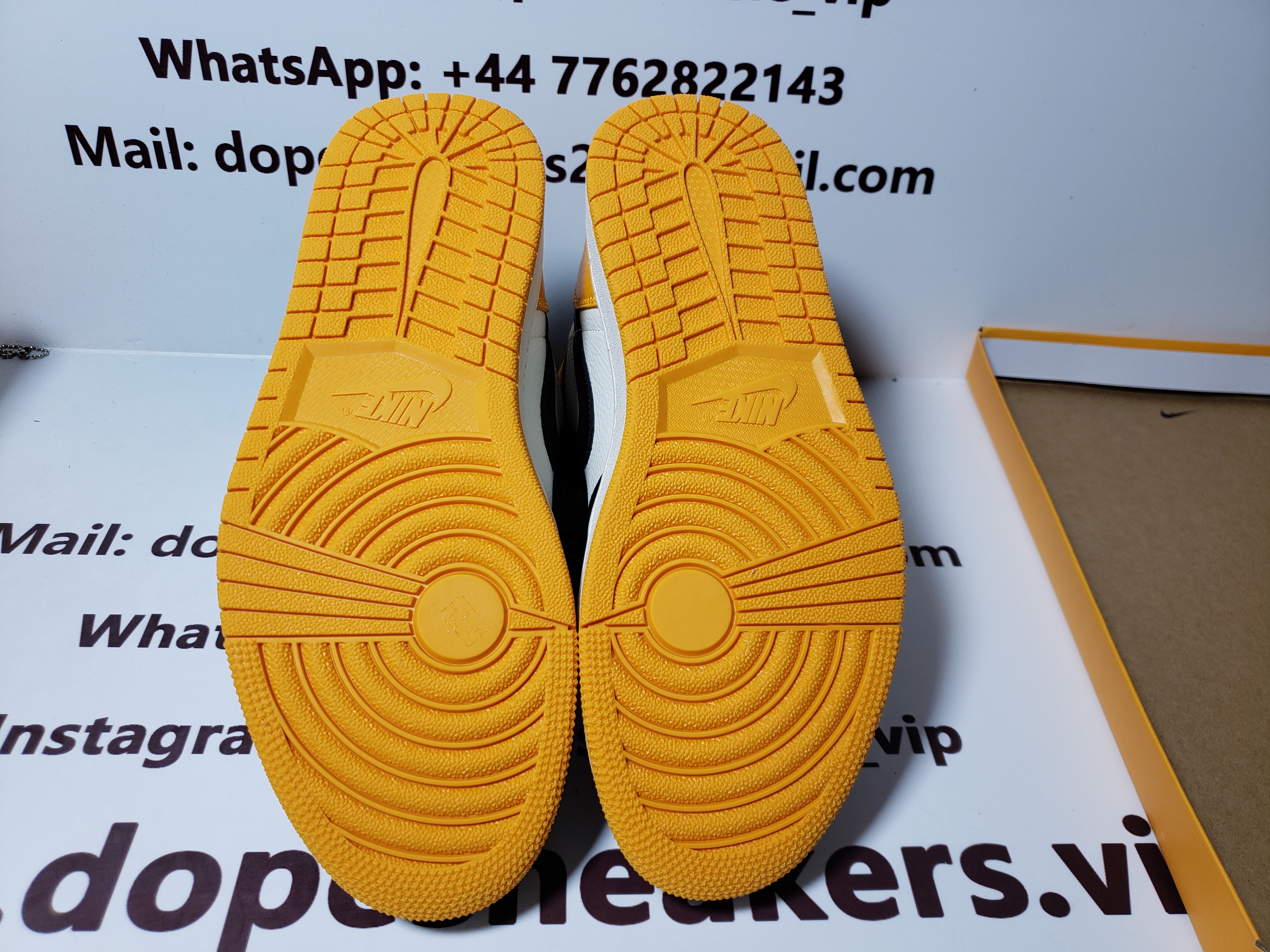 Air Jordan 1 High OG Yellow Toe T 555088-711