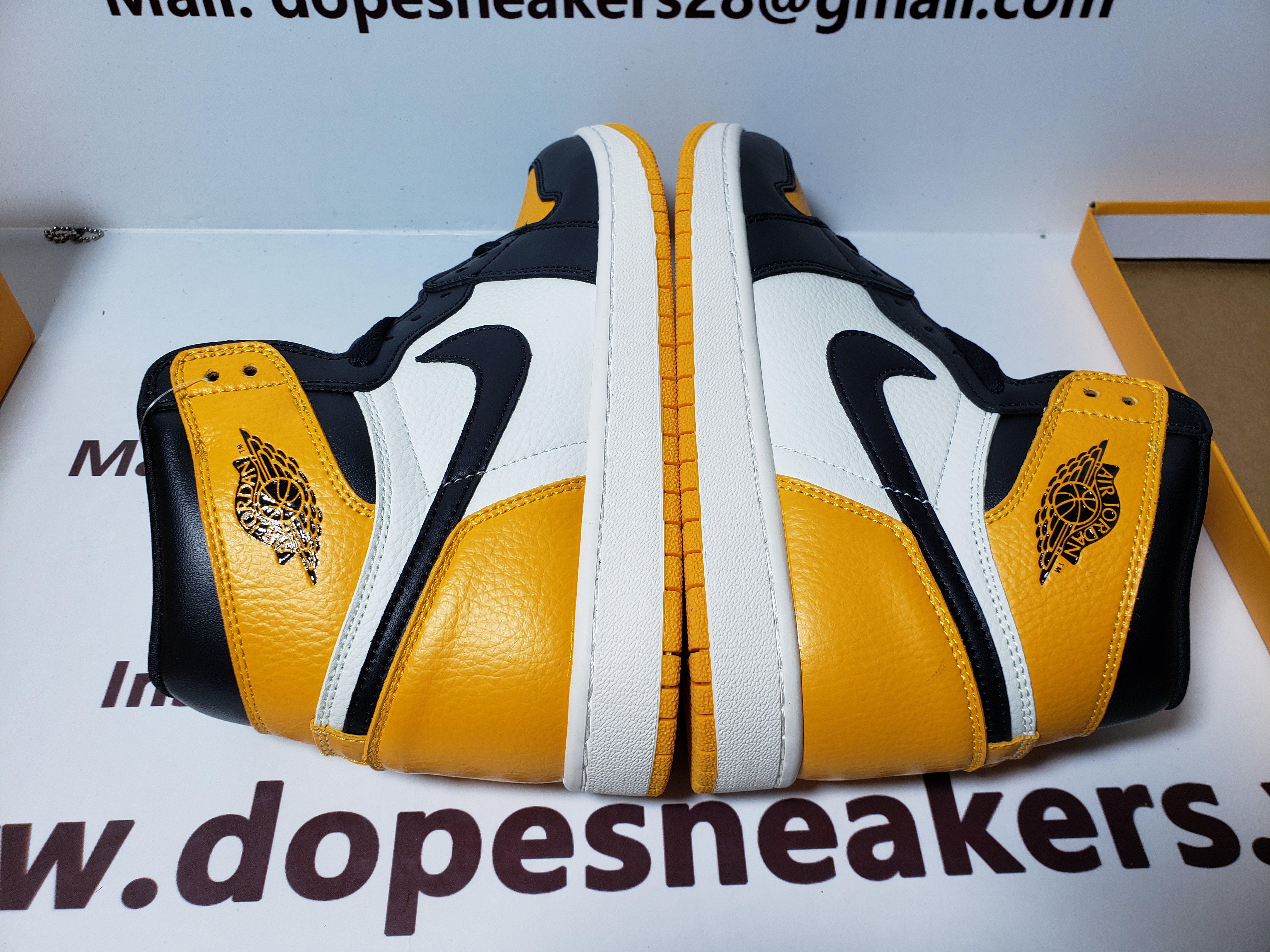 Air Jordan 1 High OG Yellow Toe T 555088-711