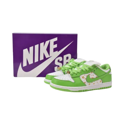 Supreme x Nike SB Dunk Low "Green Stars” DH3228-101  02
