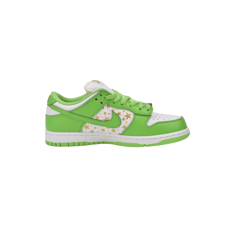 Supreme x Nike SB Dunk Low "Green Stars” DH3228-101 