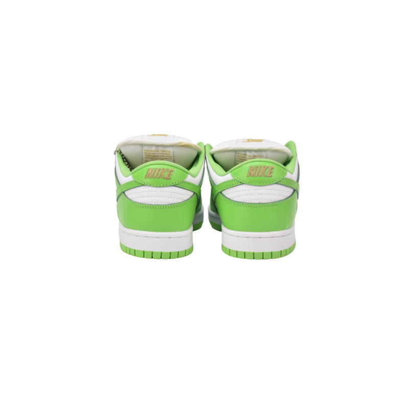 Supreme x Nike SB Dunk Low "Green Stars” DH3228-101 