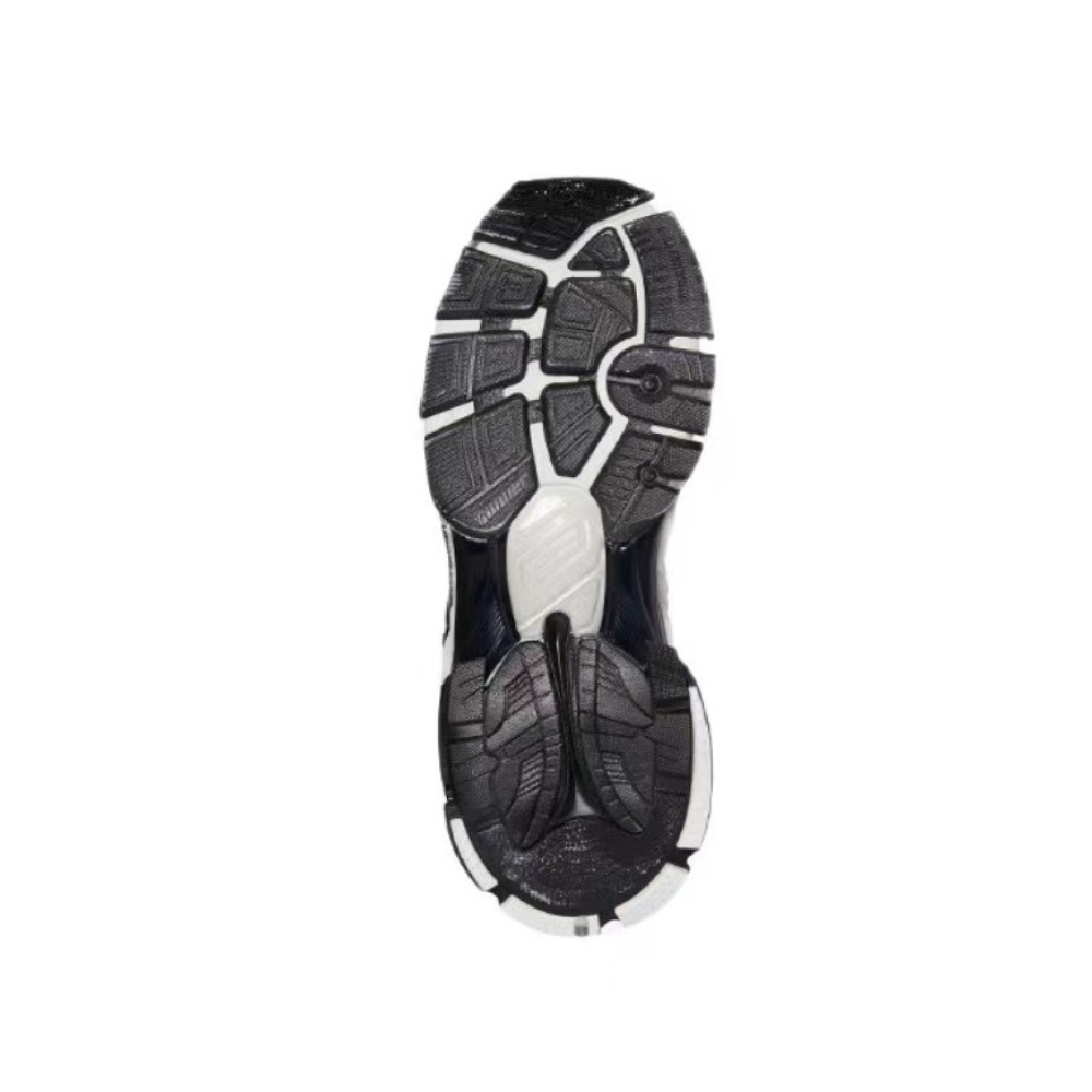 Balenciaga Runner Black White 677402W3RB29010