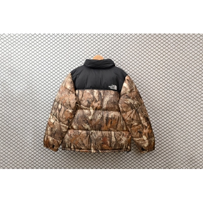 TheNorthFace Splicing White And Maple Leaf 02