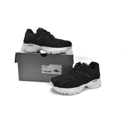  Balenciaga Phantom Sneaker Black White 679339 W2E96 1090 02