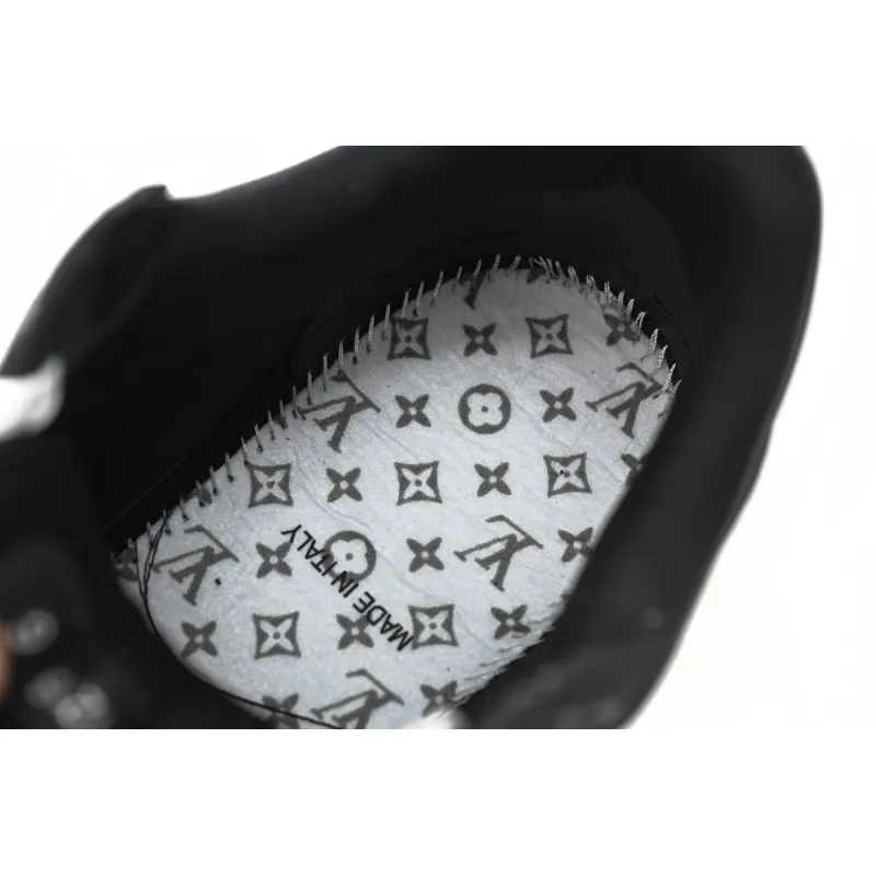 Louis Vuitton Trainer All Black Embossing