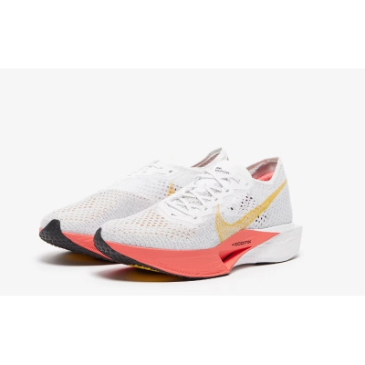 Nike ZoomX Vaporfly NEXT% 3 01