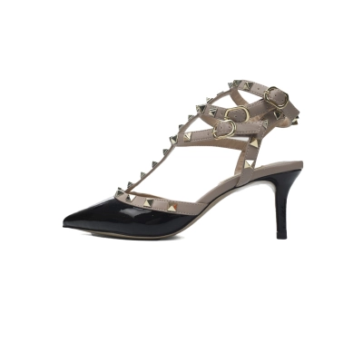 Valentino Garavani Rockstud Black 01