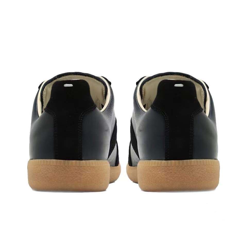 Maison Margiela Replica low-top leather sneakers Black S57WS0236P1895