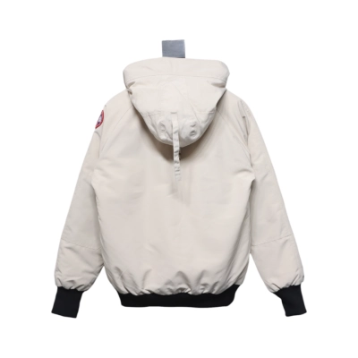 Canada Goose 01 Short Down Jacket 02