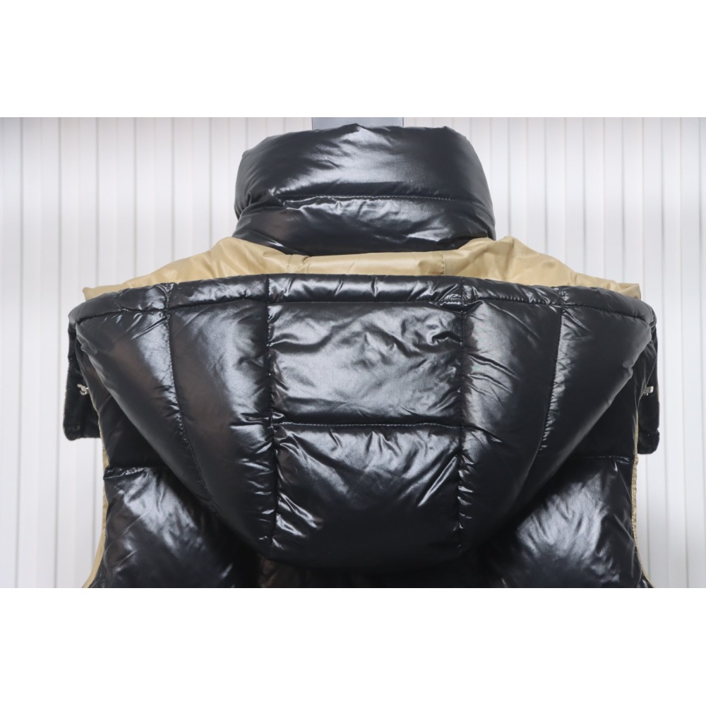 Moncler Luzule New Classic Short Down Detachable Hooded Vest