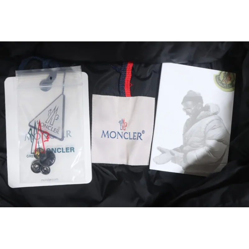 Moncler Mid-Length Hooded Hair Collar Button Down Jacket