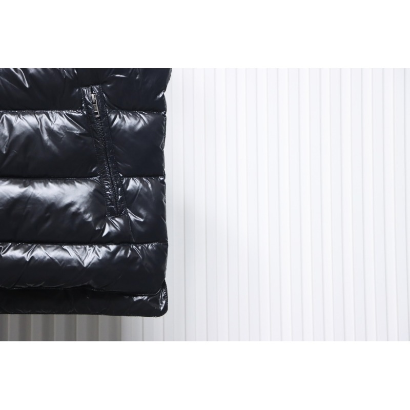 Moncler stand up vest black flocked label down