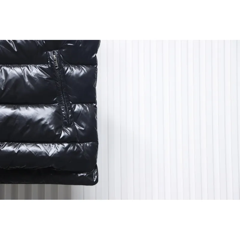 Moncler stand up vest black flocked label down