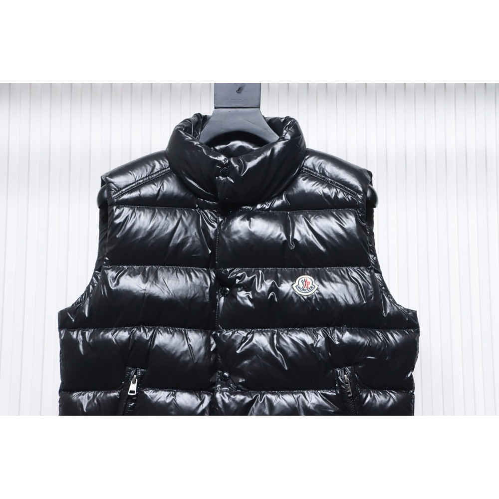 Moncler stand up vest black flocked label down