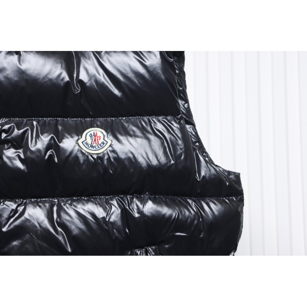 Moncler stand up vest black flocked label down