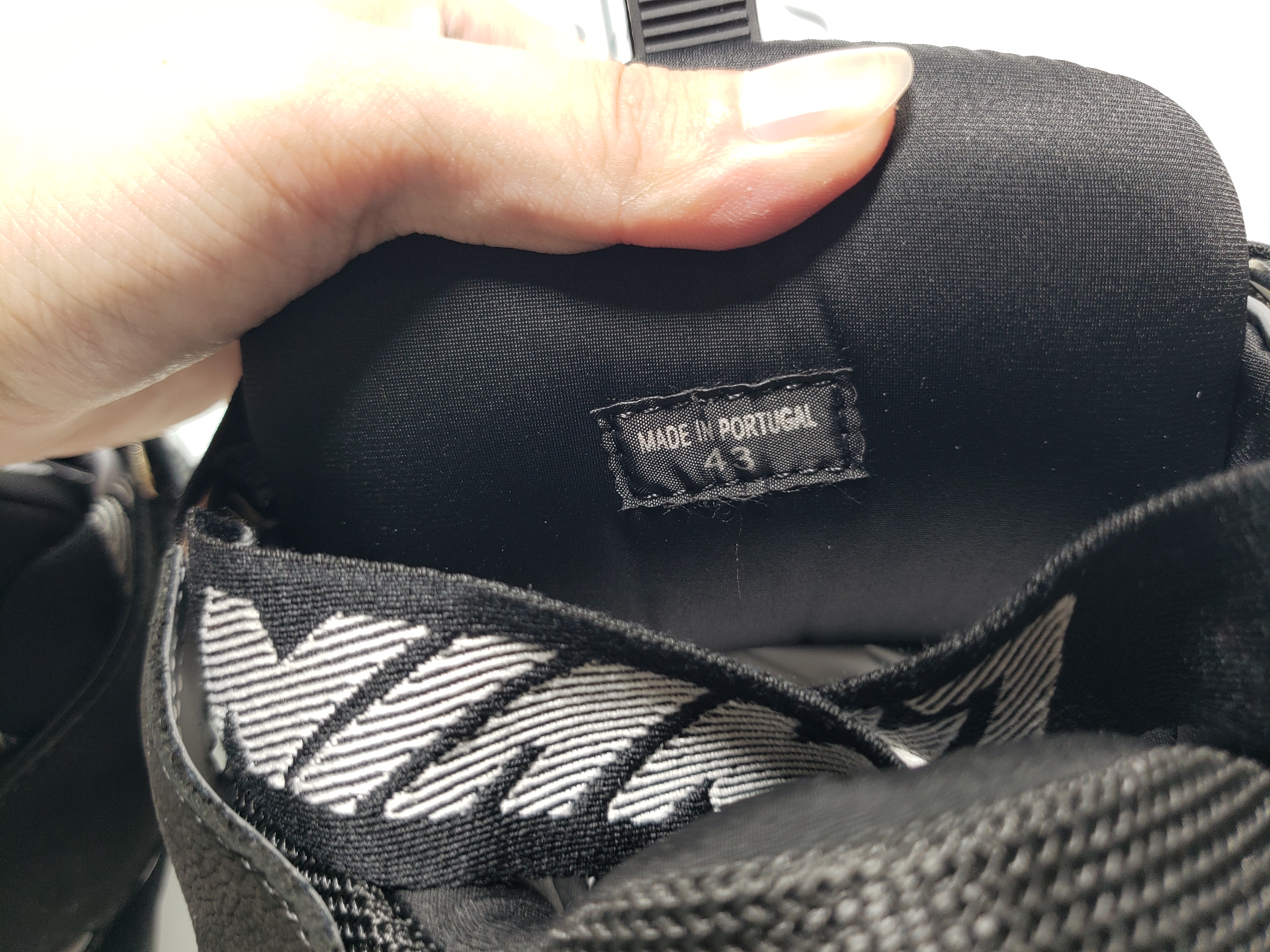 Lanvin Leather Curb Triple Black Sliver