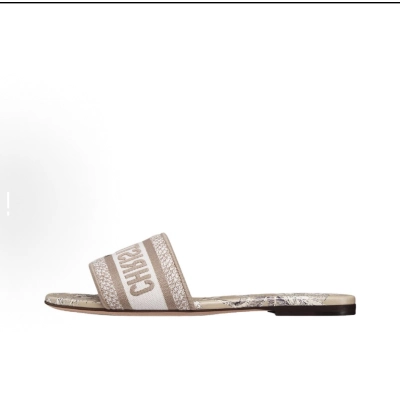 Dior Dway Cream-coloured KCQ209EDP S24U 01