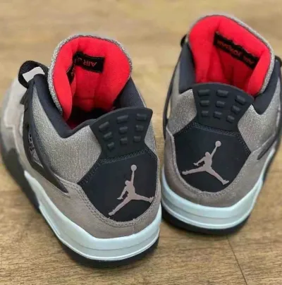 Travis Scott x Air Jordan 4 Retro Brown  AJ4-882335 (Top Quality) review Freda Law 01