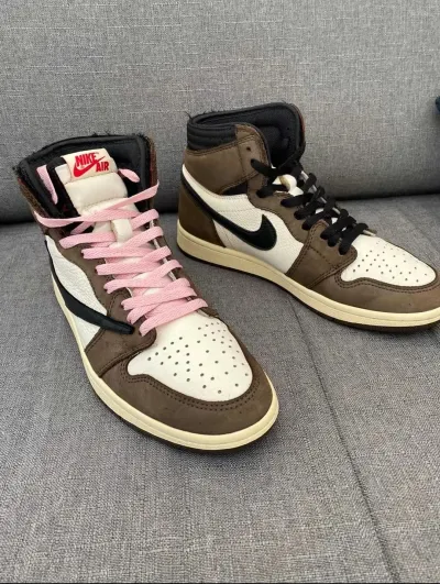 Air Jordan 1 Retro High Travis Scott CD4487-100 review Barton Julius 01