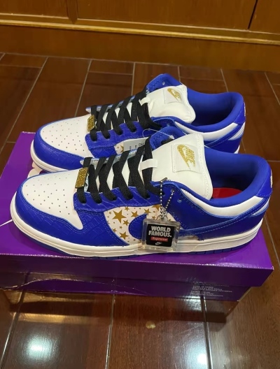 Supreme x Nike SB Dunk Low "Blue Stars” DH3228-100 review Veronica Crofts 01