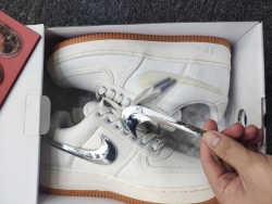 Travis Scott x Nike Air Force 1“White” AQ4211-100 review Duke Carter 03