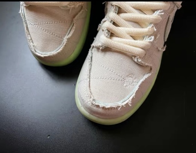 Dope Sneakers Nike SB Dunk Low Mummy DM0774-111  review Hale Nell 01
