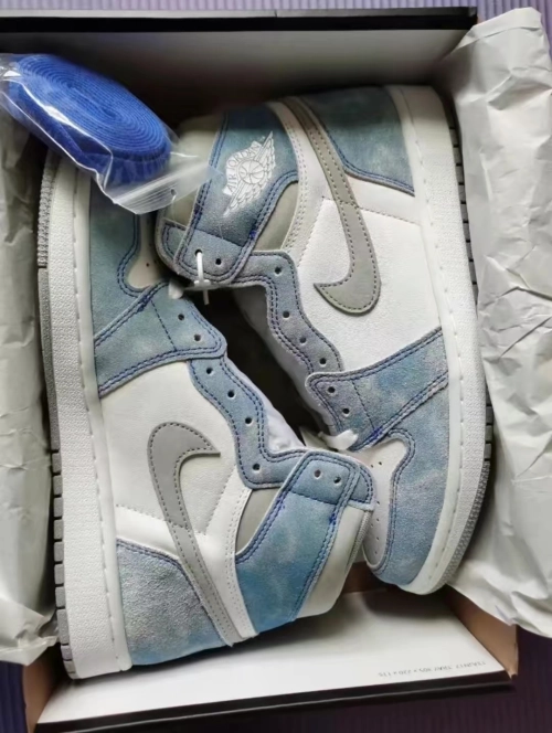  Air Jordan 1 High  Hyper Royal 555088-402 review 