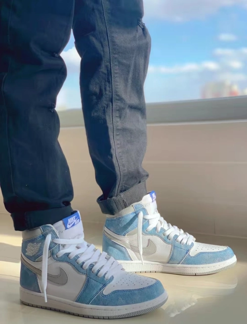  Air Jordan 1 High  Hyper Royal 555088-402 review 