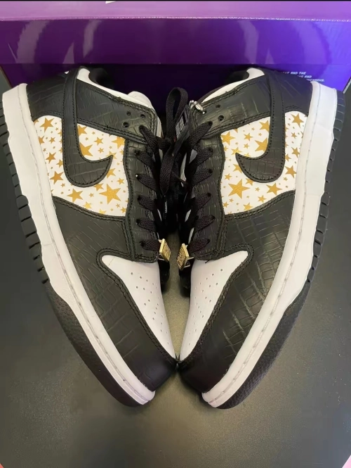 Supreme x Nike SB Dunk Low Black Stars DH3228-102  review 
