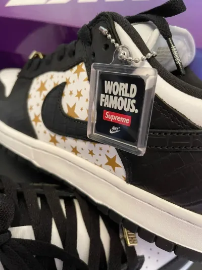 Supreme x Nike SB Dunk Low Black Stars DH3228-102  review Edmund Laurie 01