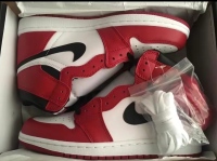 Air Jordan 1 Retro High Chicago (2015) 555088-101 review 0