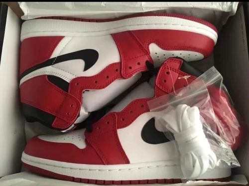 Air Jordan 1 Retro High Chicago (2015) 555088-101 review 