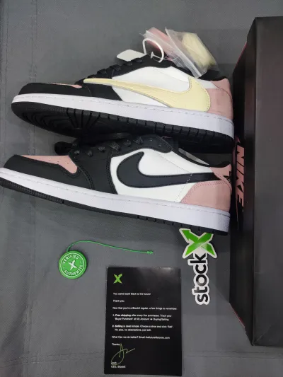 Travis Scott x Air Jordan 1 Low Black Red DM7866-066  review Delia Middleton 01