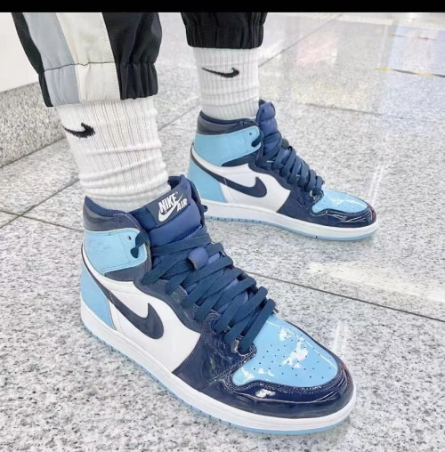 Air Jordan 1 Retro High OG 'UNC Patent' CD0461-401 review 