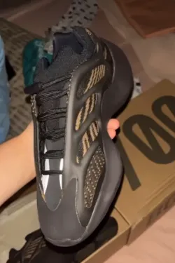 adidas Yeezy 700 V3 “Eremiel”Real Boost  GY0189  review Jamila