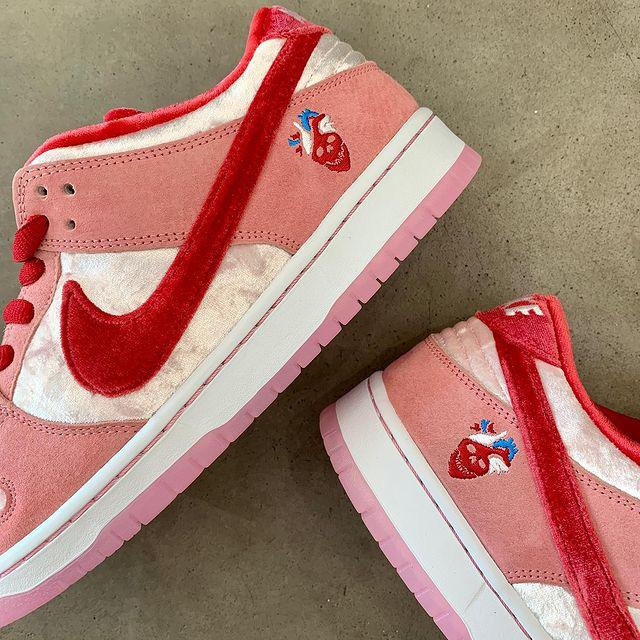 Dunk Low StrangeLove Skateboards (Special Box) CT2552-800 review Sonya