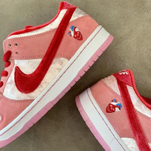 Dunk Low StrangeLove Skateboards (Special Box) CT2552-800 review 