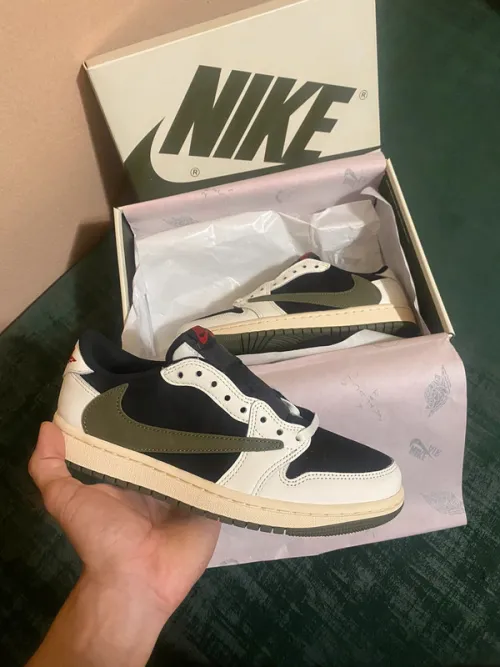 Travis Scott x Air Jordan 1 Low OG Olive DZ4137-106 review 