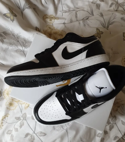 Air Jordan 1 Low Black And White DC0774-101 review 