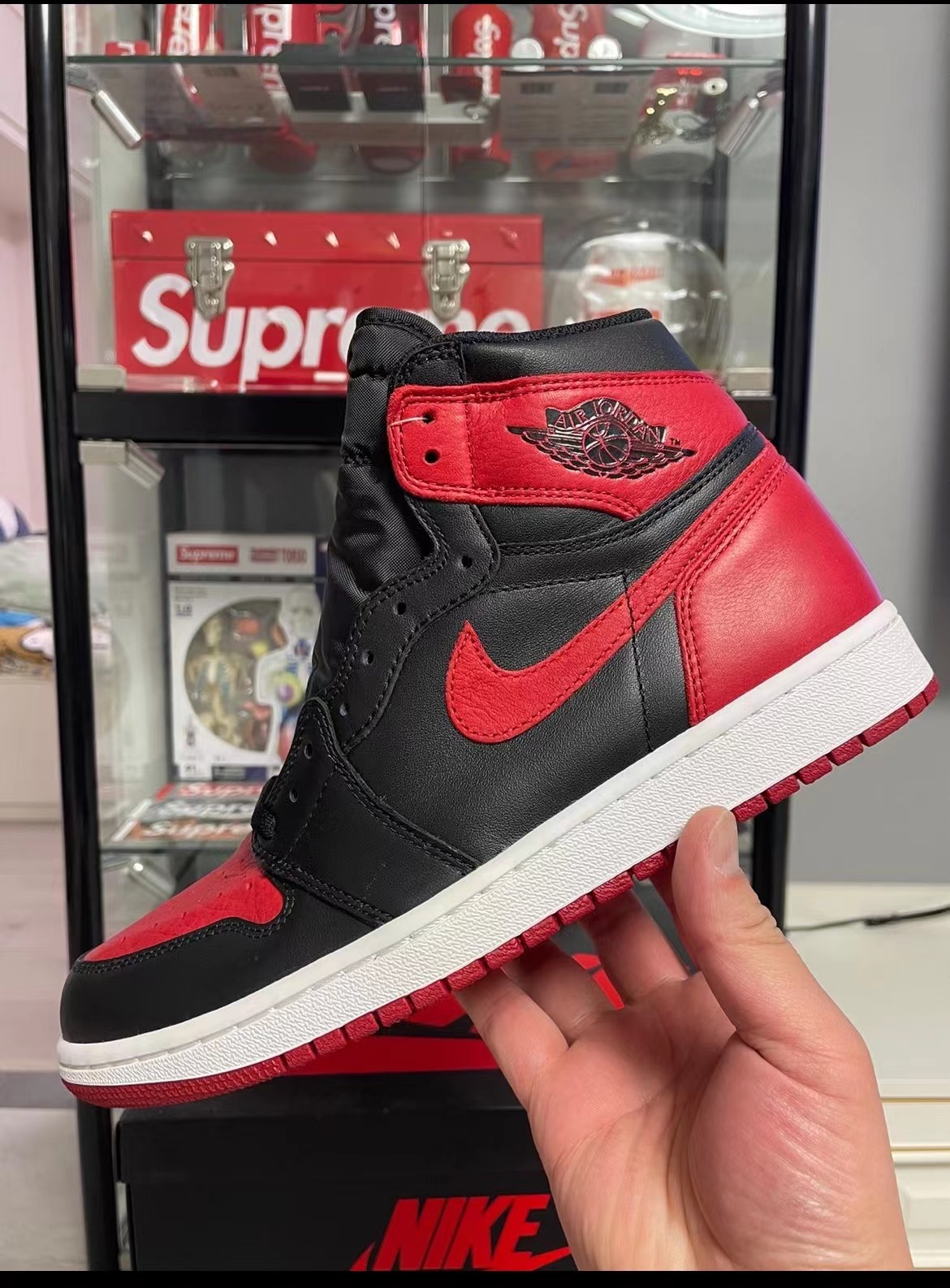 Air Jordan 1 Retro High Bred  Banned (2016) 555088-001 review 0