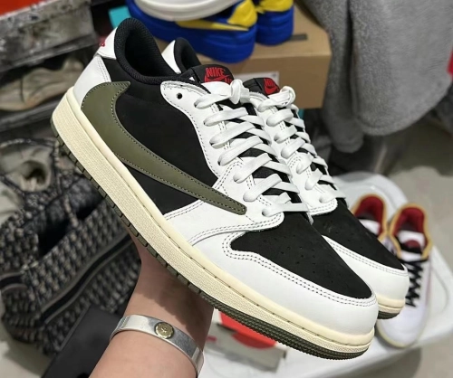 Travis Scott x Air Jordan 1 Low OG Olive DZ4137-106 review 