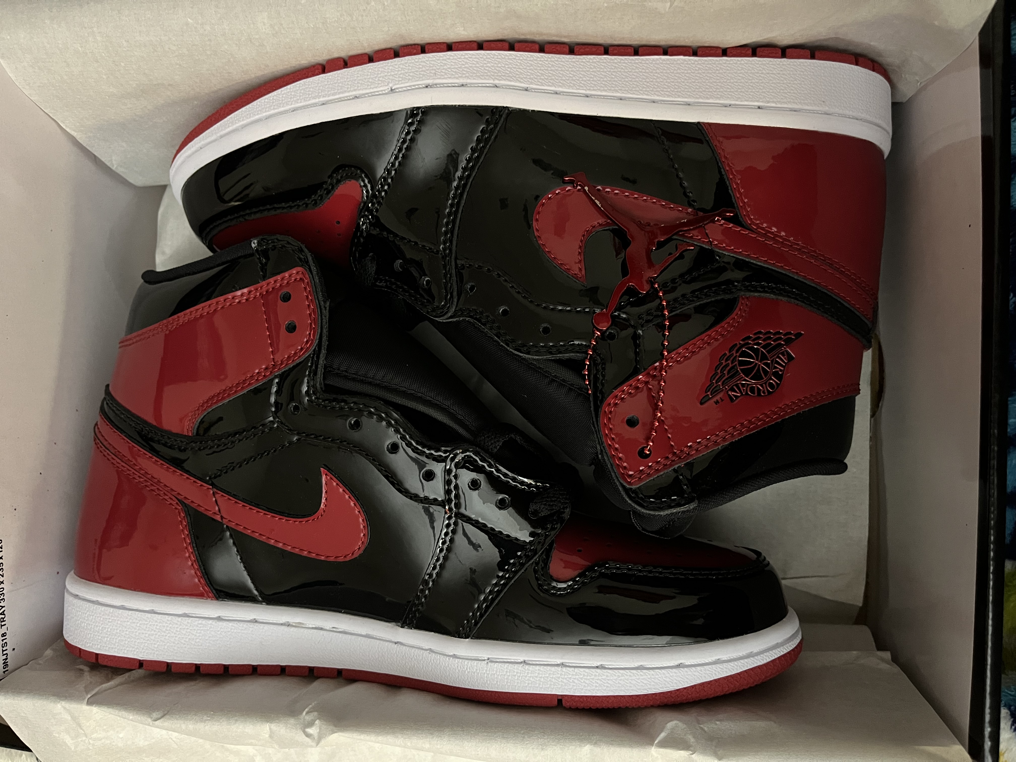 Air Jordan 1 High OG Bred Patent 555088-063 review Hector Martinez