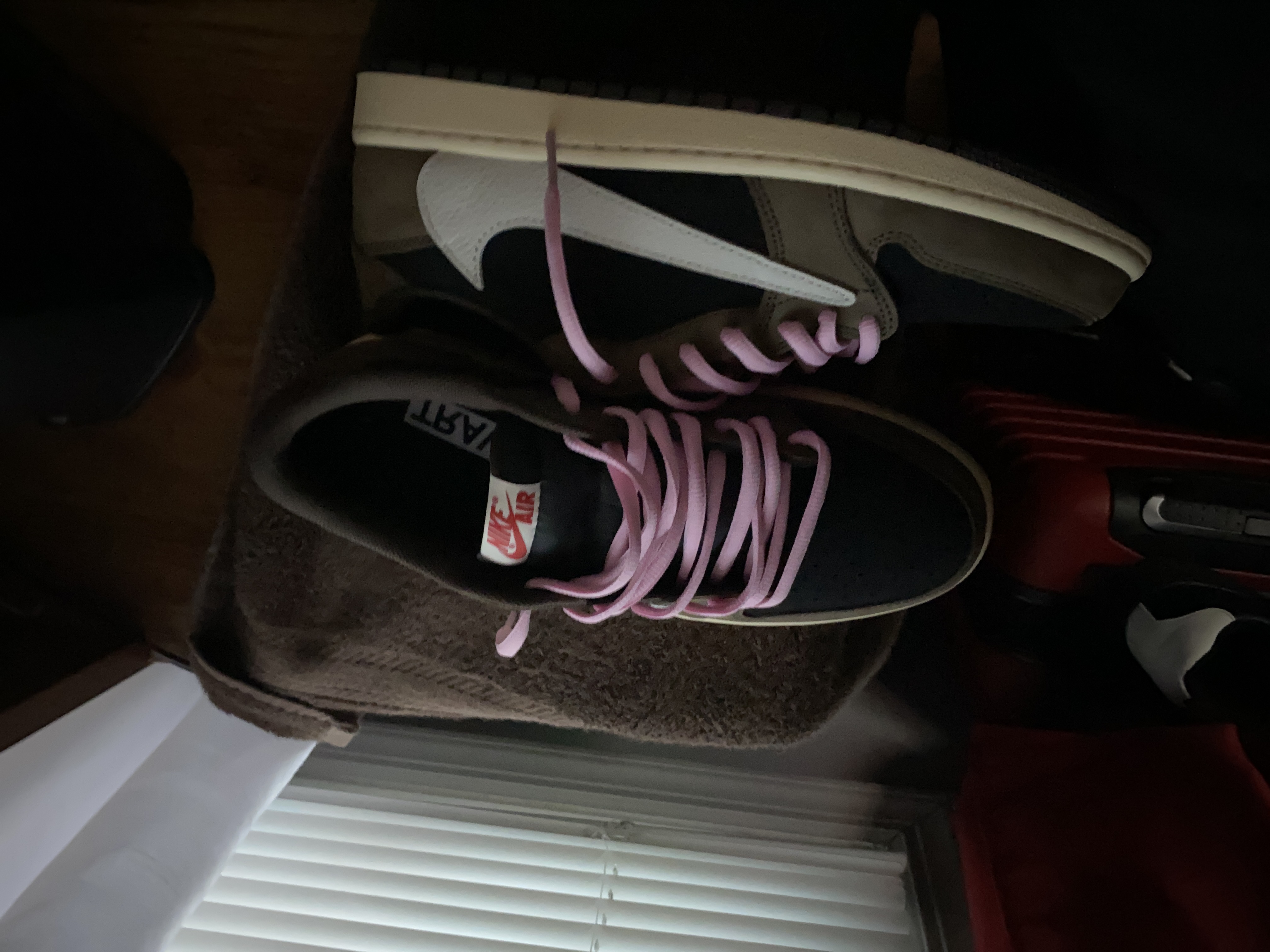 Air Jordan 1 Retro Low OG SP Travis Scott CQ4277-001 review 1